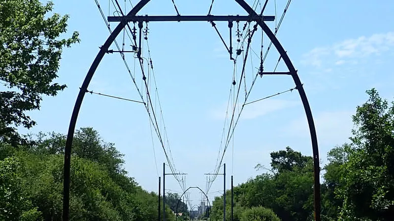 Modernisation de la ligne Dax-Bayonne renouvellement de la caténaire